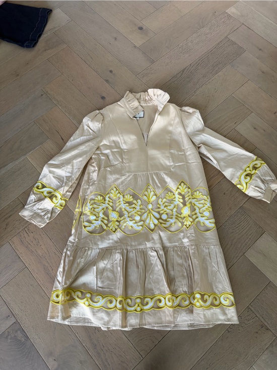 Tuckernuck Dresses & Skirts - Tuckernuck Cream Tunic Dress with Yellow Embroidery